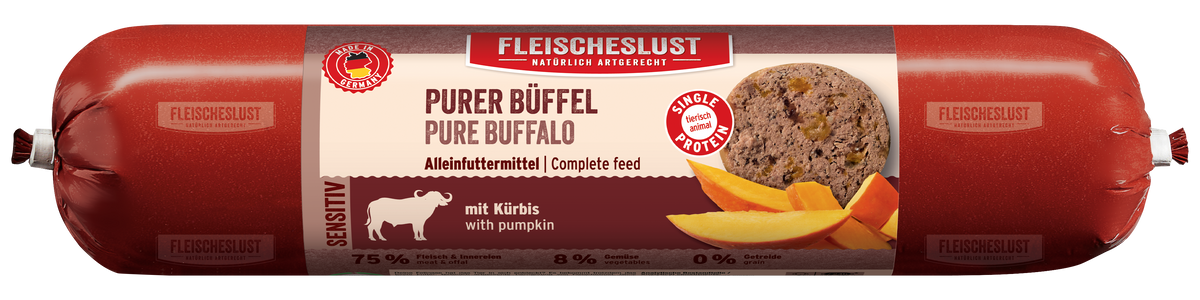 Purer Büffel mit Kürbis
