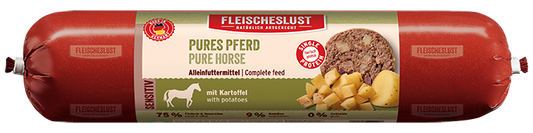 Pures Pferd mit Kartoffel